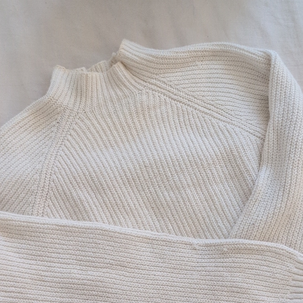 Hollister Cream Turtleneck Sweater